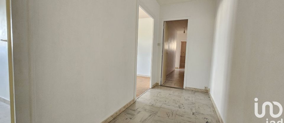 Apartment 3 rooms of 69 m² in La Roche-sur-Yon (85000)