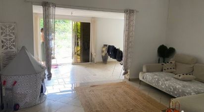 House 4 rooms of 104 m² in Saint-Denis (97400)