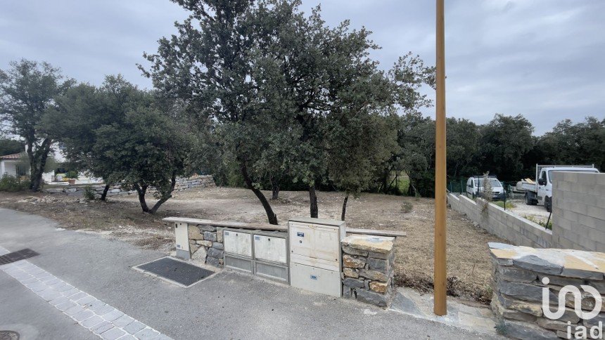 Land of 686 m² in Garrigues (34160)
