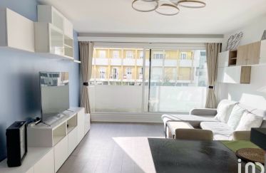 Appartement 3 pièces de 77 m² à Courbevoie (92400)
