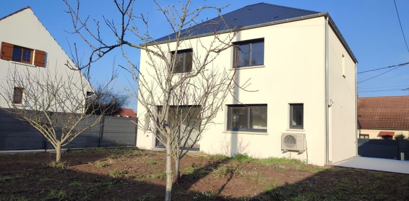 House 6 rooms of 138 m² in Saint-Denis-en-Val (45560)