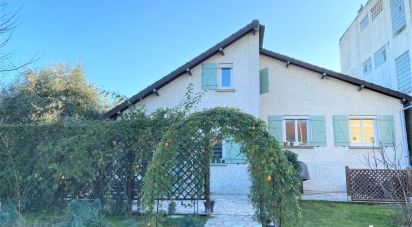 House 4 rooms of 109 m² in Orly (94310)