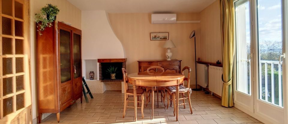 House 6 rooms of 145 m² in Gometz-la-Ville (91400)