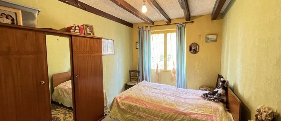 House 6 rooms of 104 m² in Lathus-Saint-Rémy (86390)