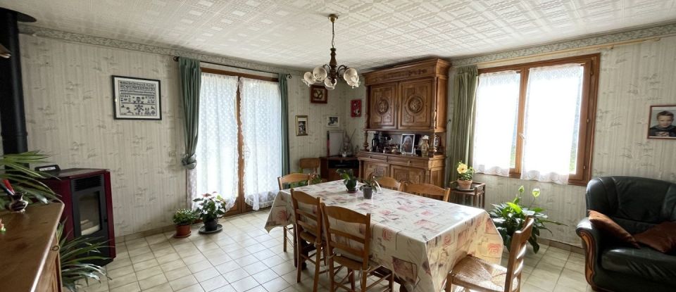 Maison 6 pièces de 104 m² à Lathus-Saint-Rémy (86390)
