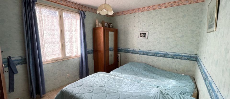 House 6 rooms of 104 m² in Lathus-Saint-Rémy (86390)