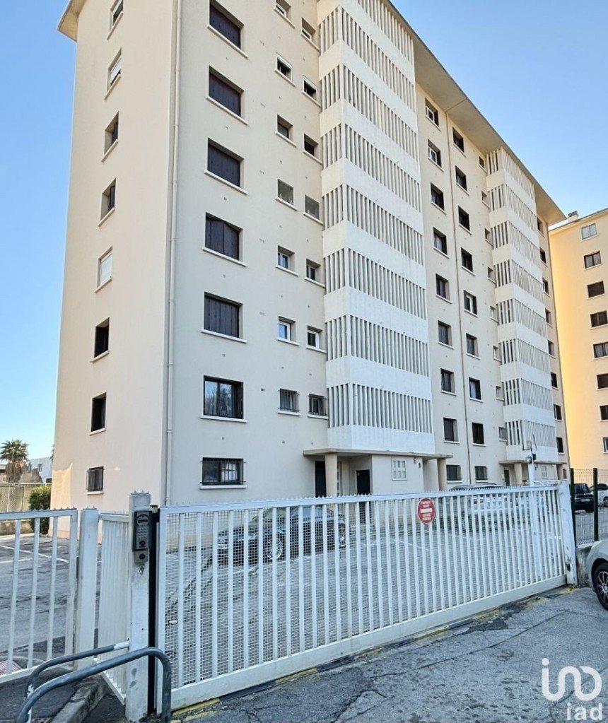 Apartment 3 rooms of 58 m² in Toulon (83100)