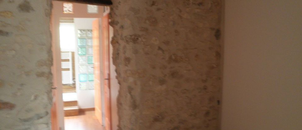 House 4 rooms of 200 m² in Verneuil (51700)