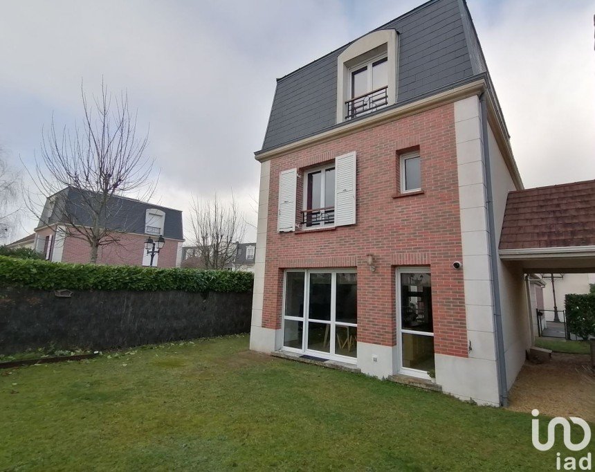 House 5 rooms of 116 m² in Crépy-en-Valois (60800)