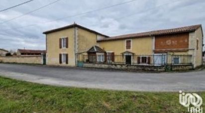House 6 rooms of 134 m² in Souvigné (16240)