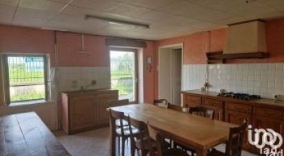 House 6 rooms of 134 m² in Souvigné (16240)
