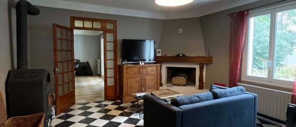 House 6 rooms of 165 m² in Pélissanne (13330)