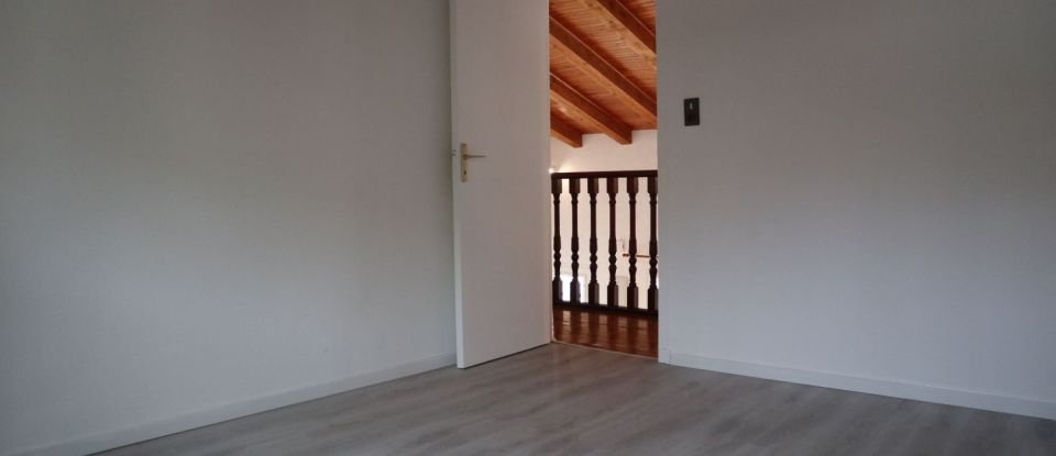 House 5 rooms of 115 m² in CABANES-DE-FITOU (11510)