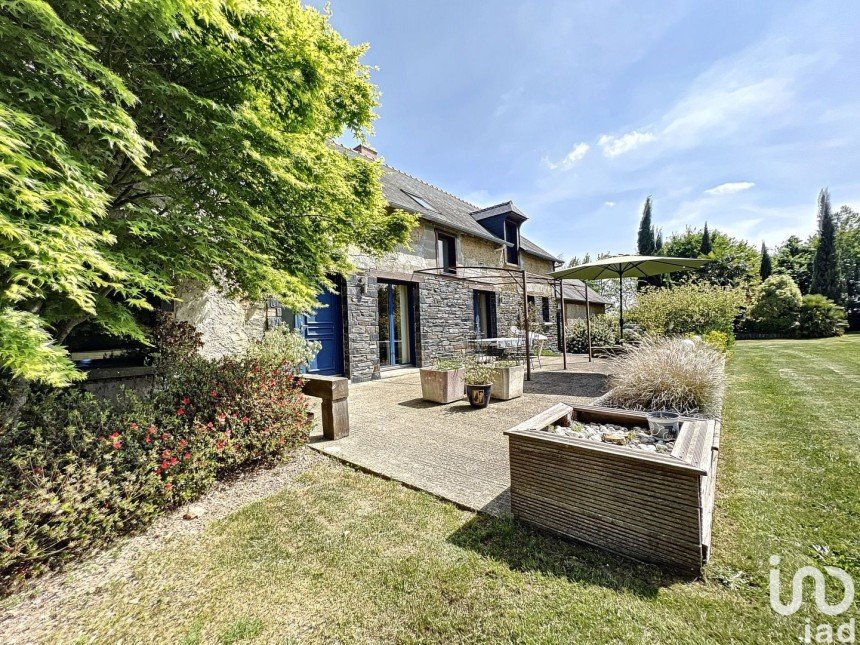 Maison 7 pièces de 210 m² à Noyal-sur-Vilaine (35530)