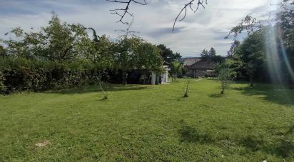 Land of 1,371 m² in Dole (39100)
