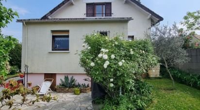 House 4 rooms of 100 m² in Morangis (91420)