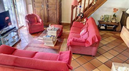 House 6 rooms of 168 m² in Gours (33660)