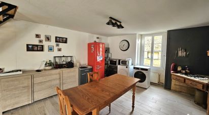 House 4 rooms of 95 m² in Chazelles (16380)