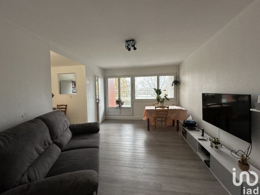Apartment 4 rooms of 77 m² in Les Ponts-de-Cé (49130)