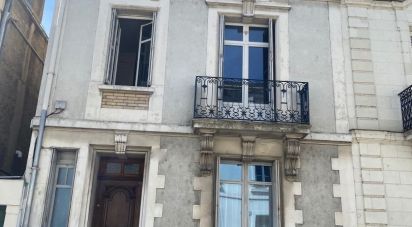 House 8 rooms of 160 m² in Tours (37000)