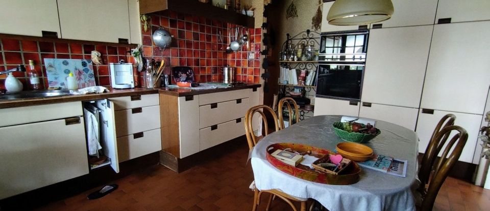 House 6 rooms of 210 m² in Saint-Just-le-Martel (87590)