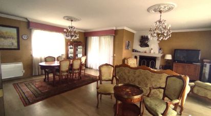 House 7 rooms of 183 m² in Moussy-le-Neuf (77230)