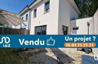 House 4 rooms of 79 m² in Niort (79000)
