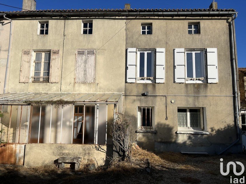 House 7 rooms of 187 m² in Ménigoute (79340)