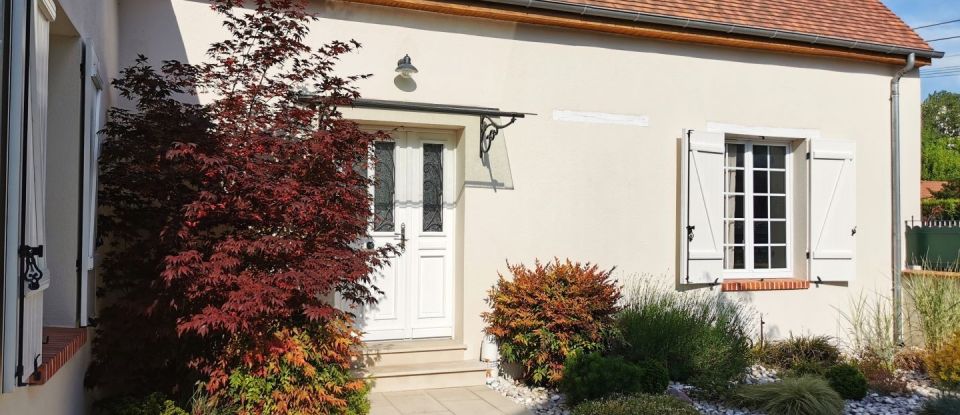 House 6 rooms of 149 m² in Orléans (45000)