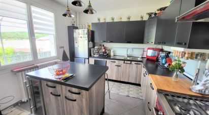 House 5 rooms of 138 m² in Oulches (36800)