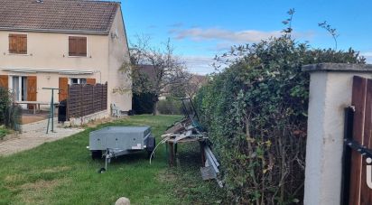 House 5 rooms of 104 m² in Commelle-Vernay (42120)