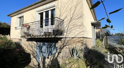 Traditional house 4 rooms of 85 m² in Saint-Père (35430)