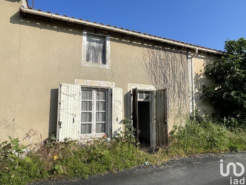 Maison 2 pièces de 70 m² à Mauzé-sur-le-Mignon (79210)