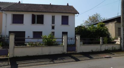 House 4 rooms of 73 m² in Désertines (03630)