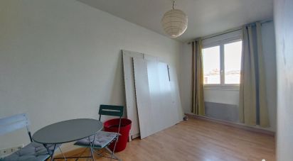 Apartment 3 rooms of 53 m² in Tours (37000)