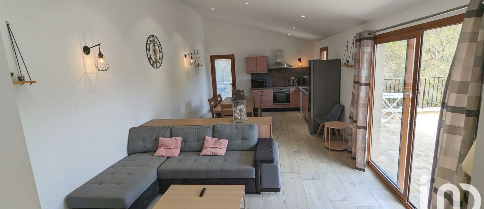 Maison 4 pièces de 95 m² à Esparron-de-Verdon (04800)