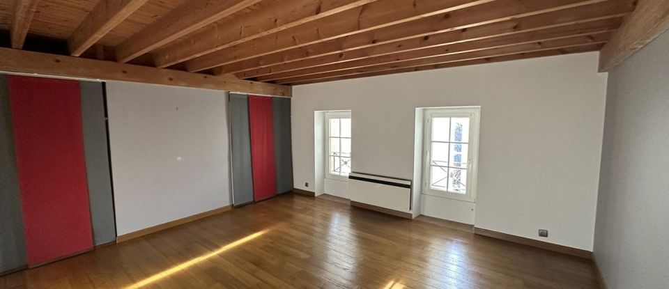 Maison 6 pièces de 138 m² à Laruscade (33620)