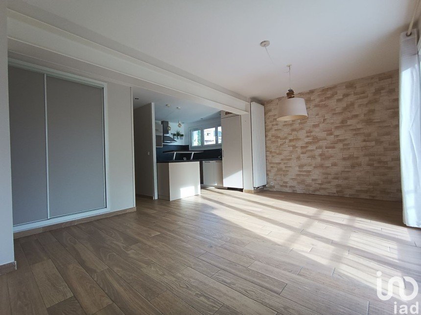 Apartment 3 rooms of 54 m² in Dax (40100)