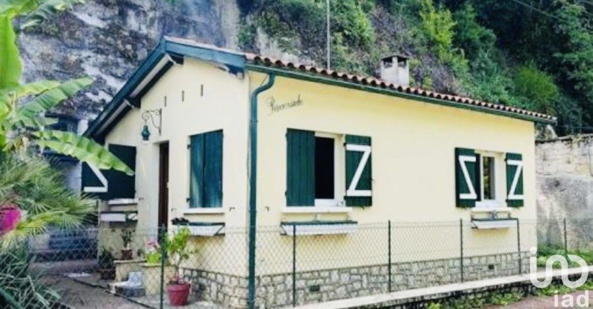 House 3 rooms of 43 m² in Saintes (17100)