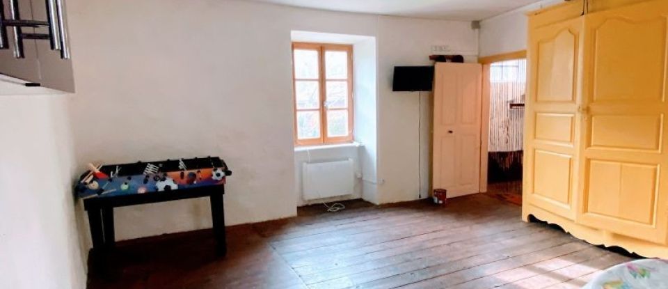 House 9 rooms of 200 m² in Laval-Roquecezière (12380)