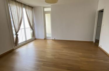 Apartment 4 rooms of 71 m² in Avon (77210)