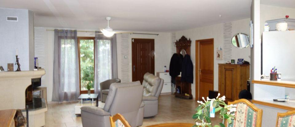 Maison 8 pièces de 150 m² à Saint-Jean-de-Thurac (47270)