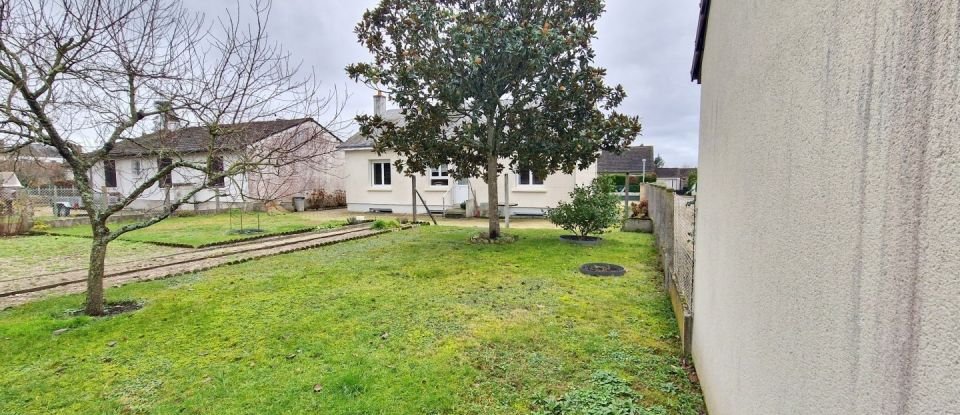 House 6 rooms of 107 m² in Les Bordes (45460)