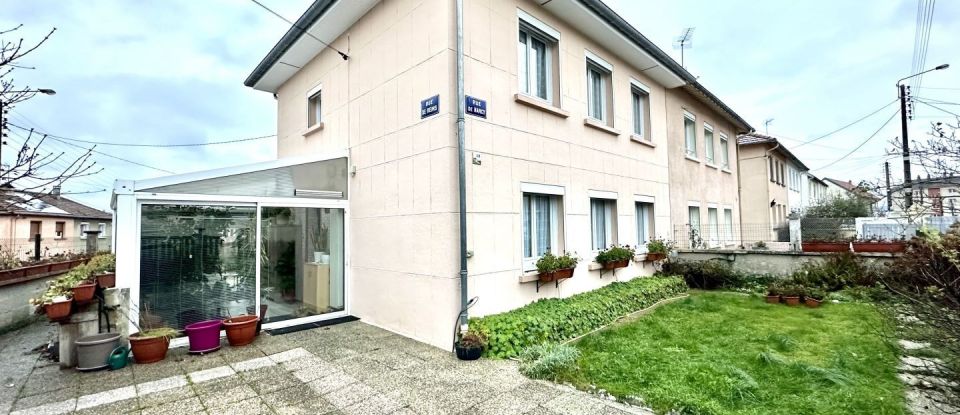 Maison 4 pièces de 85 m² à Charleville-Mézières (08000)