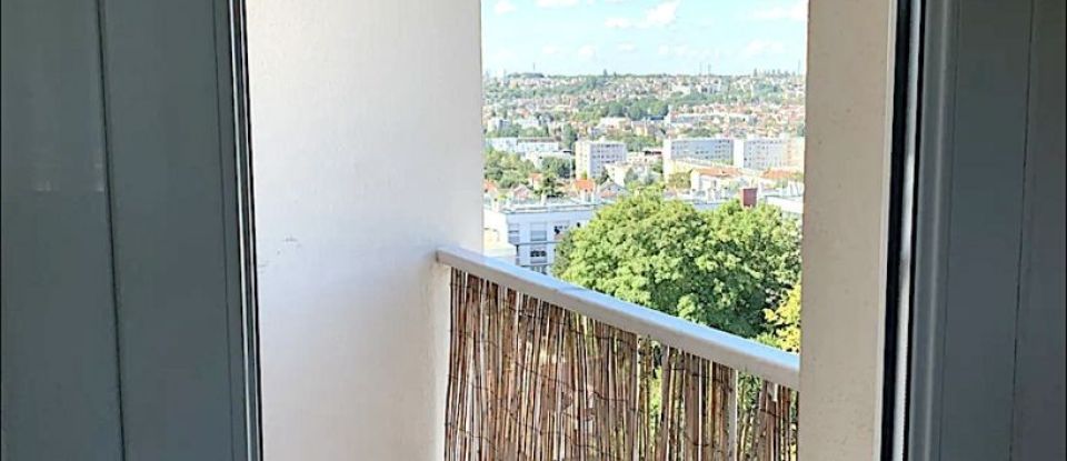 Apartment 3 rooms of 74 m² in Gagny (93220)