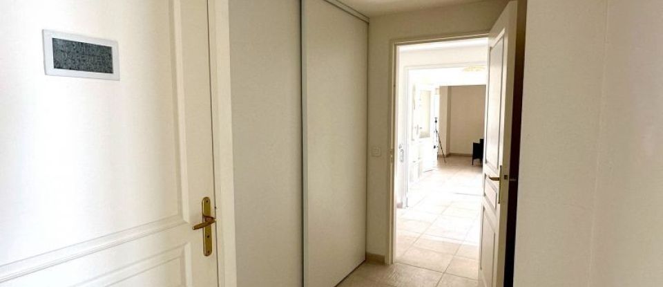 Apartment 5 rooms of 152 m² in Grimaud (83310)