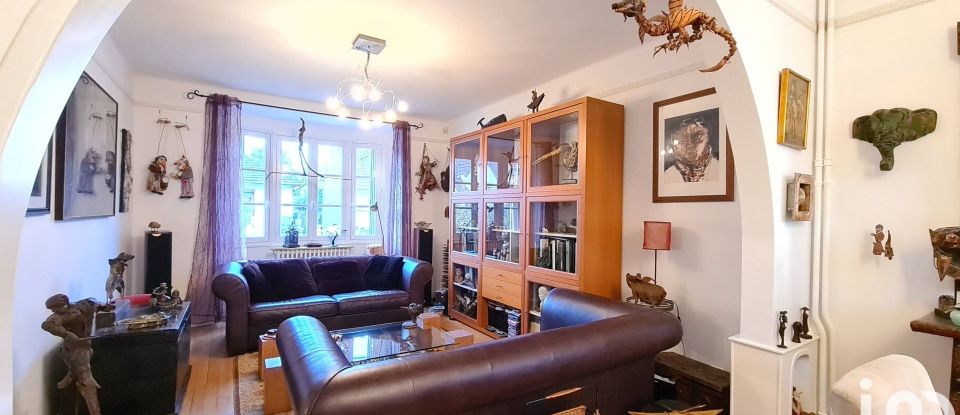 House 6 rooms of 101 m² in Saint-Prix (95390)