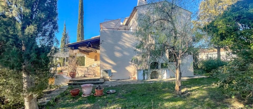 House 8 rooms of 210 m² in Grimaud (83310)