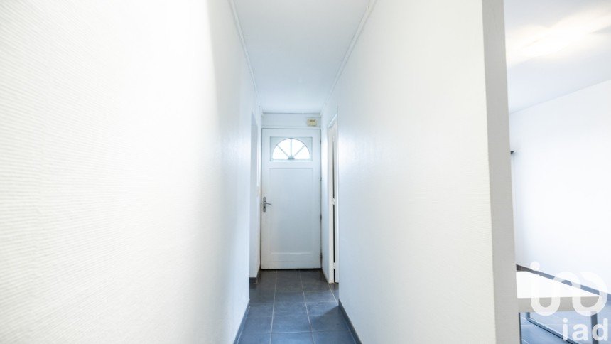 Apartment 2 rooms of 57 m² in Saint-Denis-de-l'Hôtel (45550)