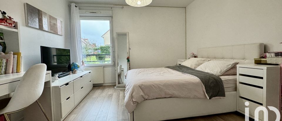 Maison traditionnelle 8 pièces de 220 m² à Neuilly-Plaisance (93360)